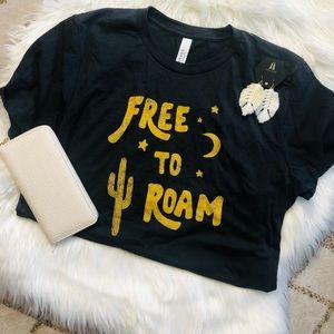 Free to roam graphic tee